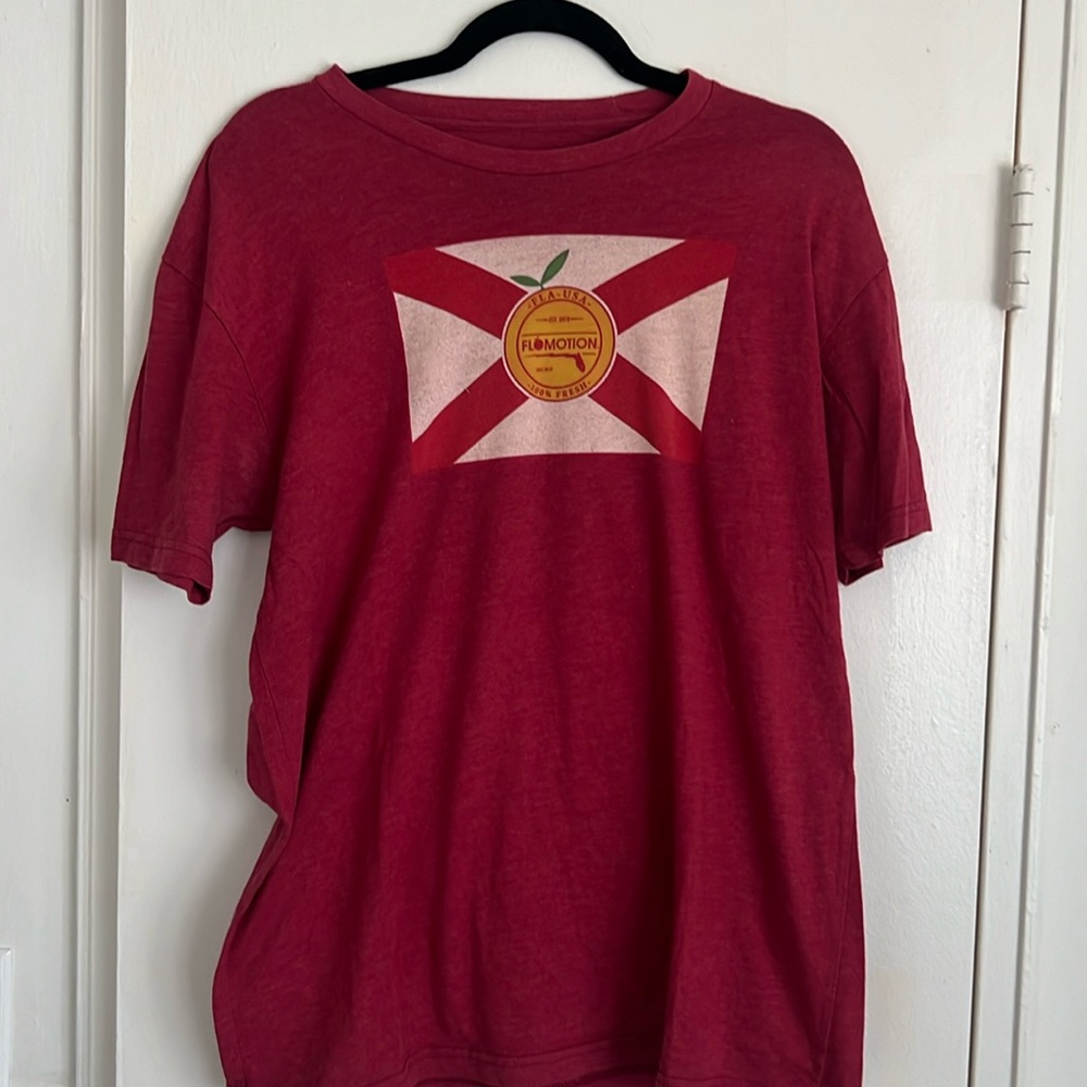 Flomotion Graphic Tee